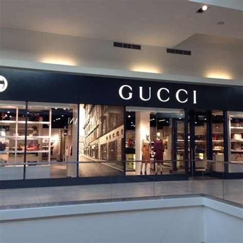 gucci stores in simon